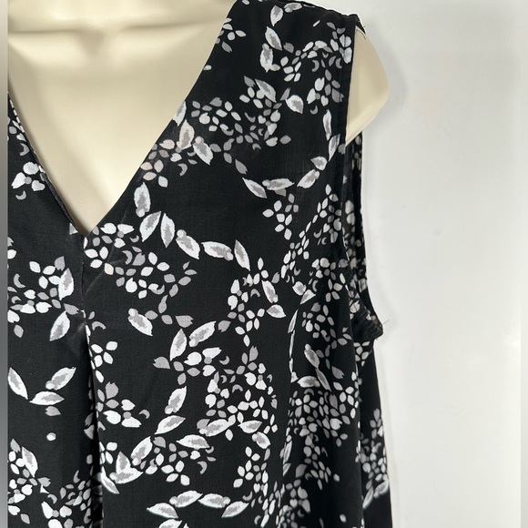 Fever women’s black and white floral blouse size large - Picture 4 of 6